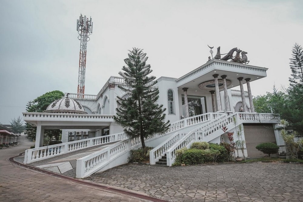 RedDoorz Premium @ Jalan Pal 10 Jambi in Jambi City, Indonesia