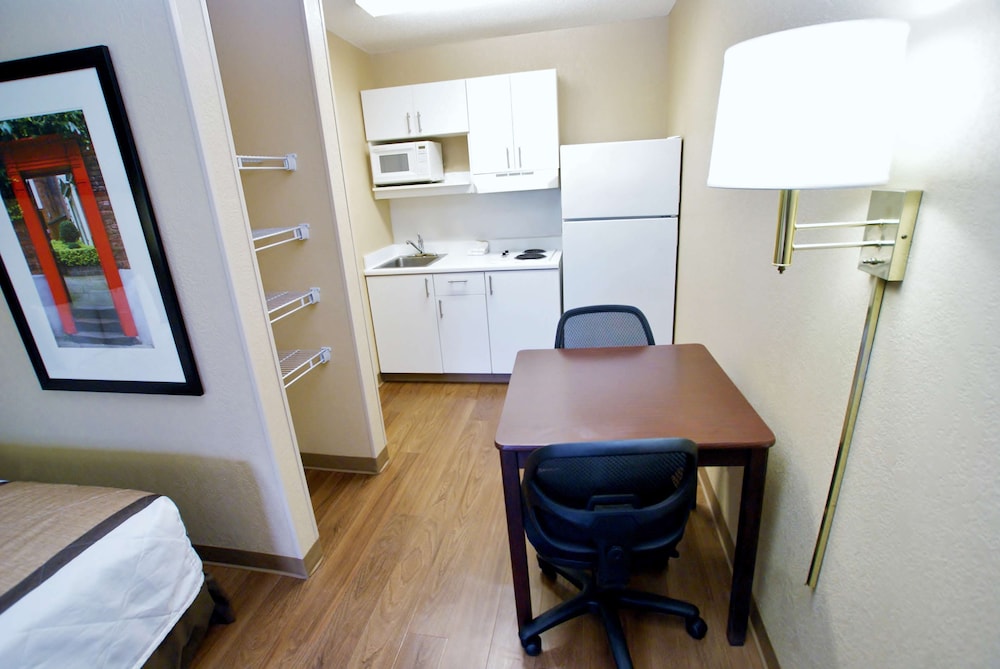 Extended Stay America Suites Greensboro Big Tree Way - photo 10