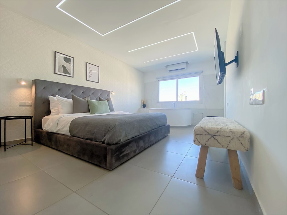 Phaedrus Living Plateia Suite Verde