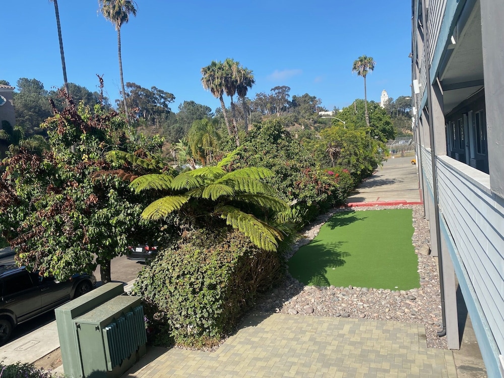 Riverleaf Inn Mission Valley - photo 38