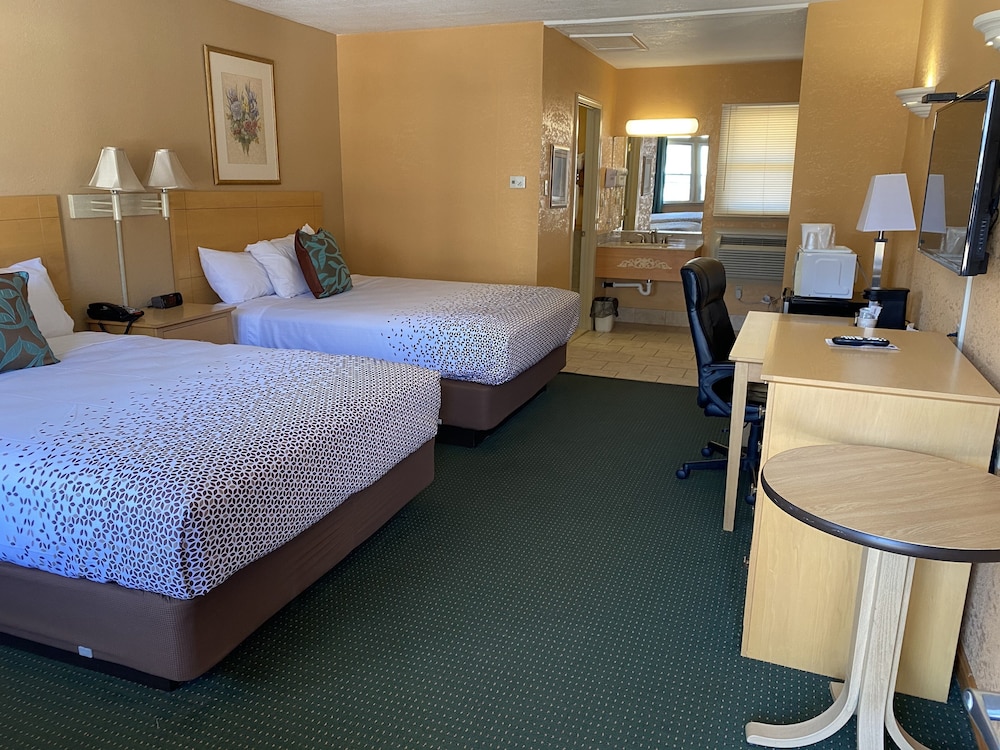 Quiet Corner Inn - photo 14