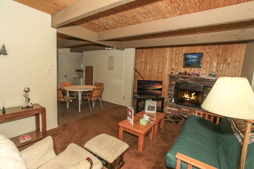 Bearly Rustic — Big Bear City — photo 4