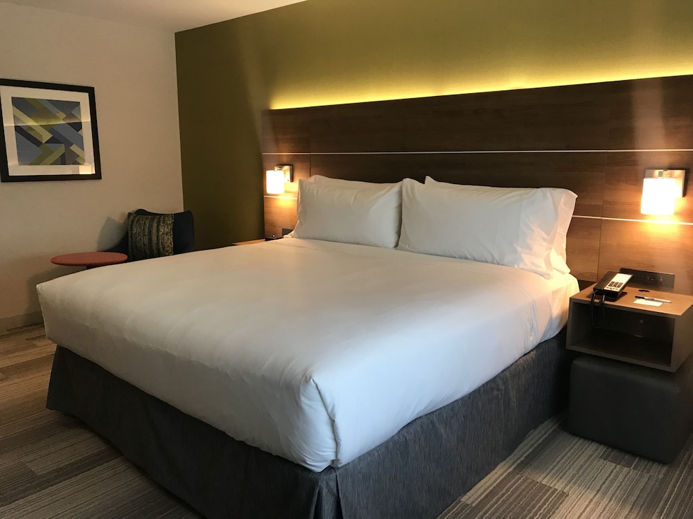 Holiday Inn Express & Suites Pasadena Los Angeles by IHG - photo 8