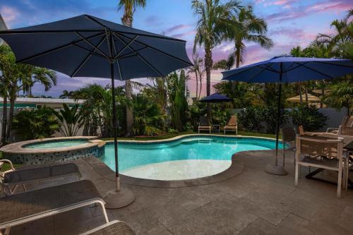 Island Chic in Holmes Beach, United States