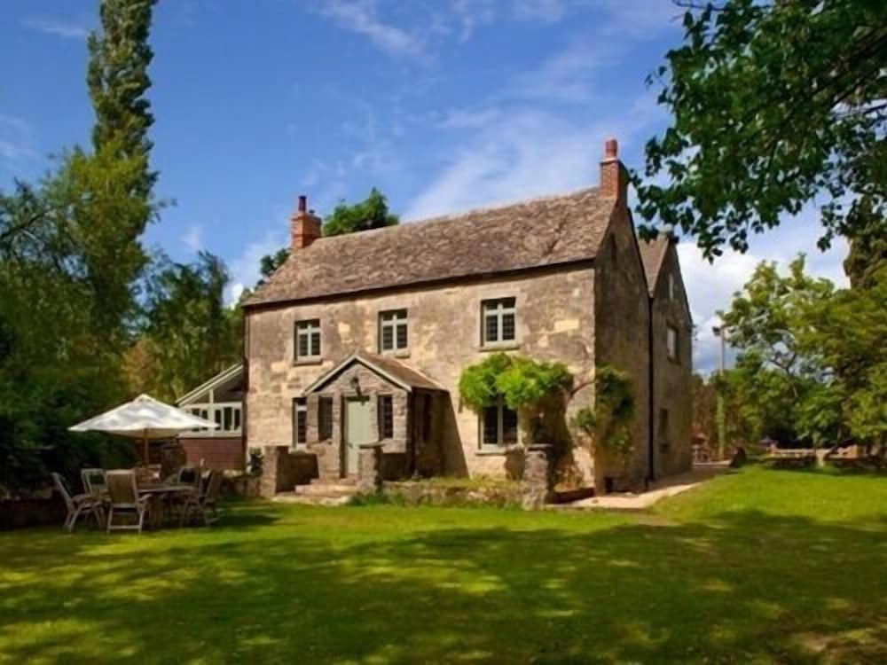 Hill Farm — 4-Star Luxury Hotel in Oxford, United Kingdom