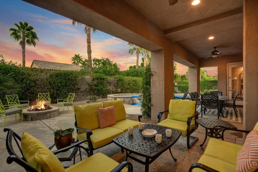 Songbird by Avantstay Pool Spa Firepit Tons of Outdoor Seating - photo 23