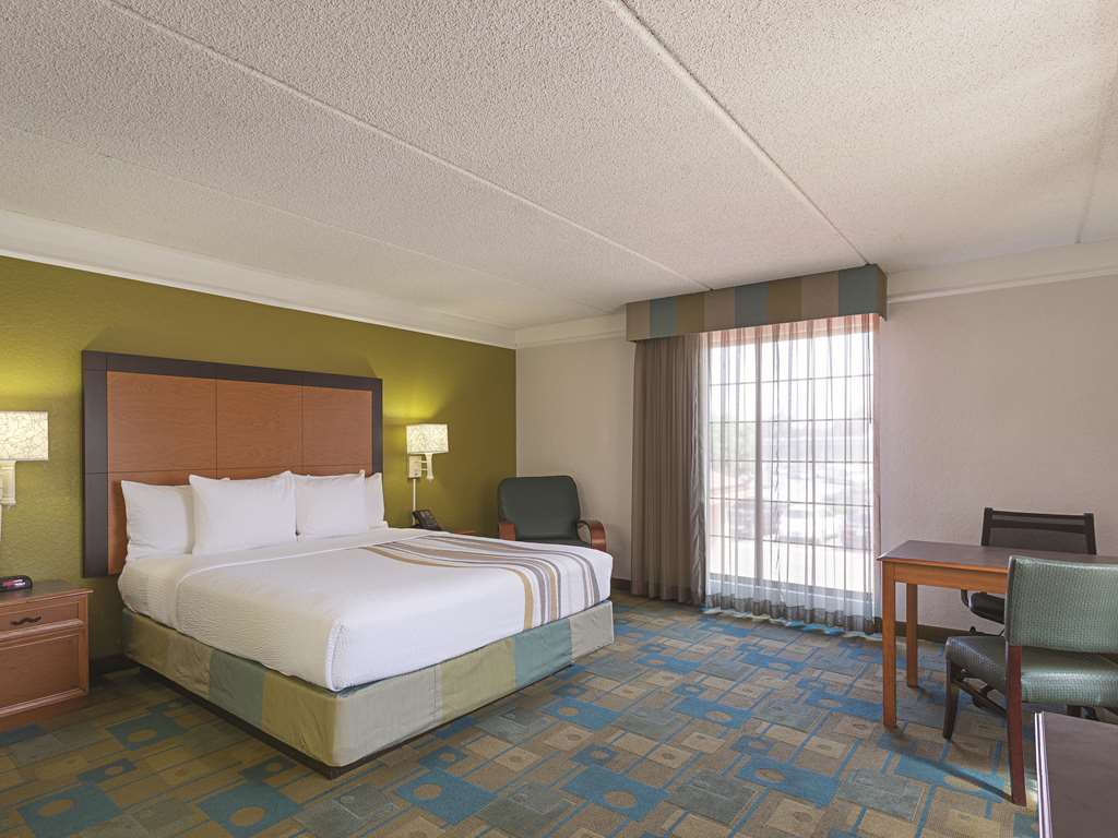 La Quinta Inn by Wyndham San Diego Chula Vista - photo 16