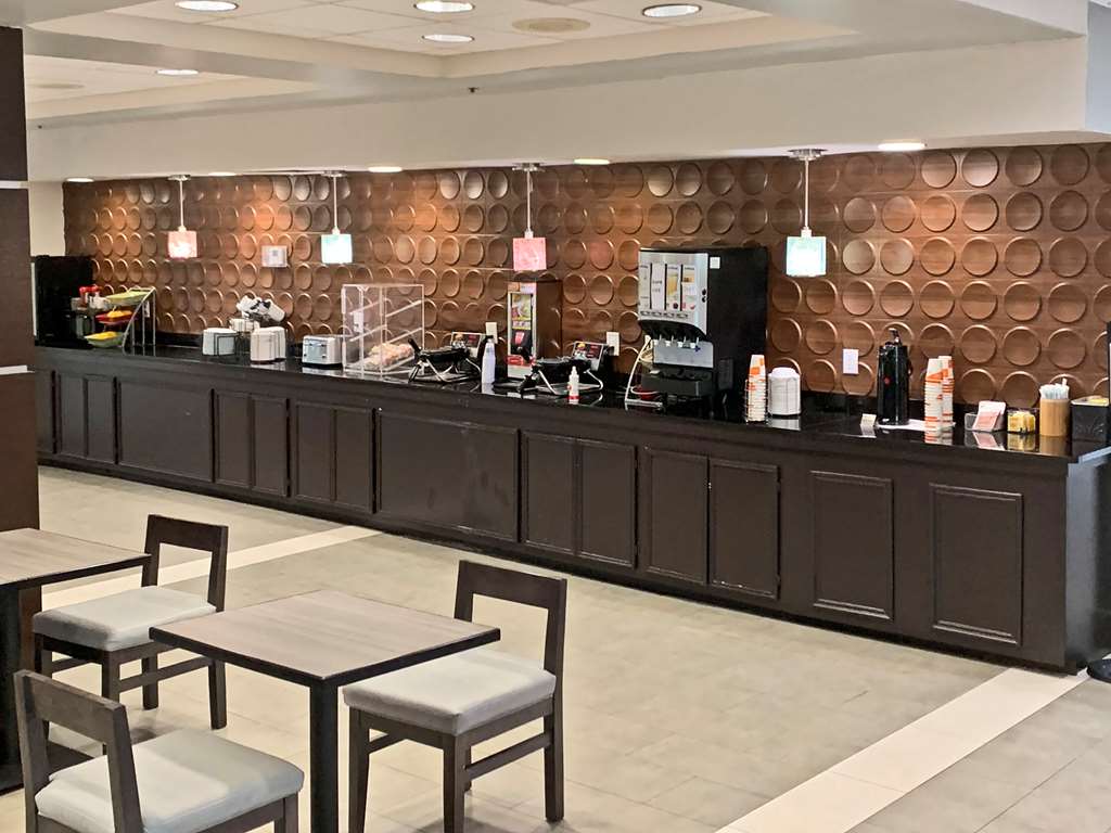 Comfort Inn & Suites Columbus North - photo 19
