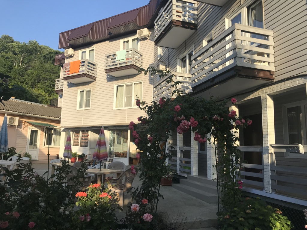 Zodiak Living quarters - last minute hotel in Sochi