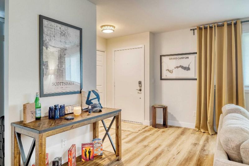 Old Town Treasure By Avantstay Central Location - photo 15