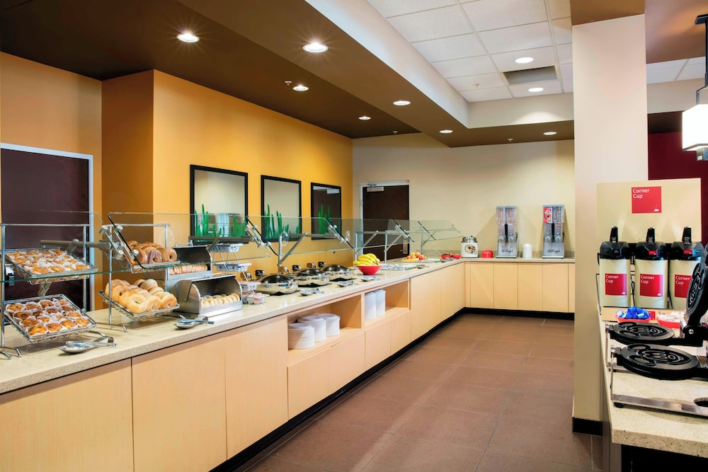 TownePlace Suites Orlando at FLAMINGO CROSSINGS Town Center Western Entrance - photo 48