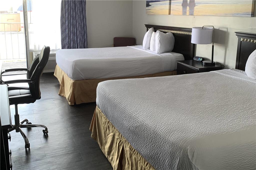 Days Inn by Wyndham Louisville Airport Fair and Expo Center - photo 14