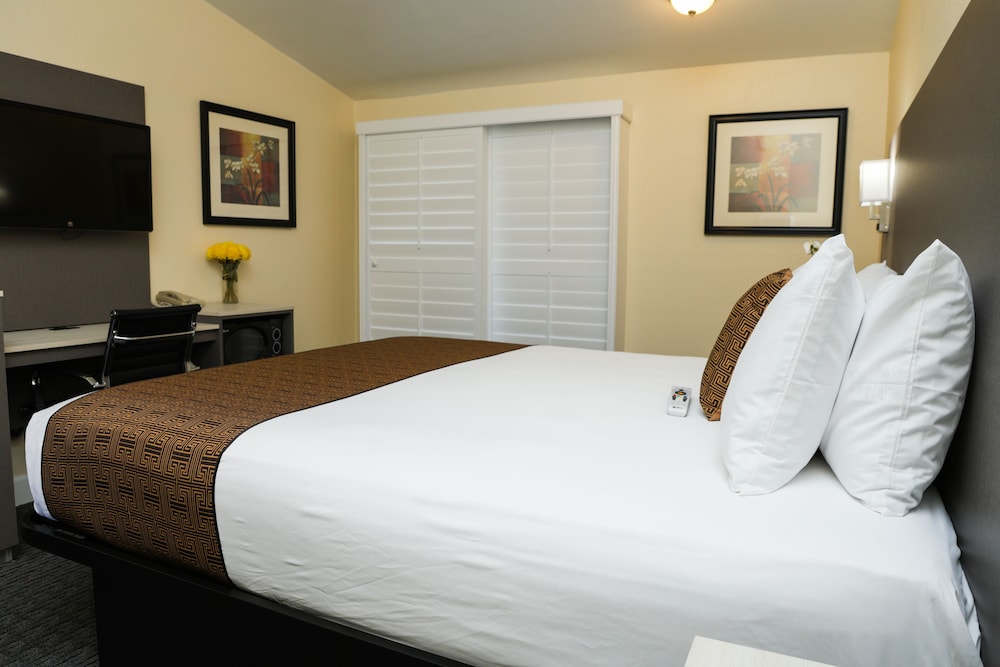 Silver Surf Motel - photo 68