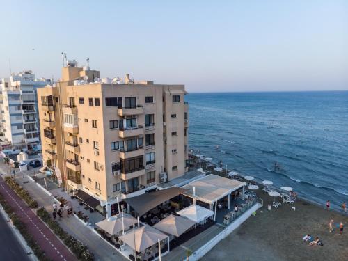 Lazuli Sea View Beachfront Ap 405