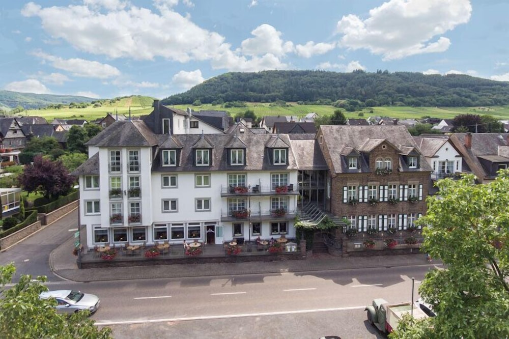 Hotel Restaurant Pollmanns — Klotten