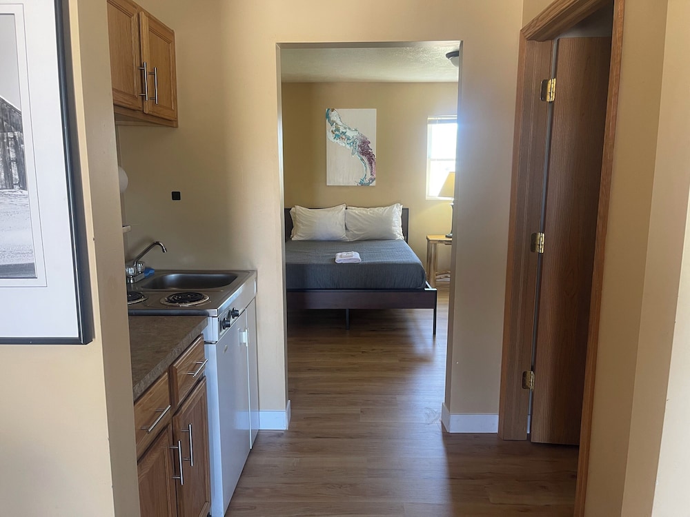 The Kingsley Suites - photo 10