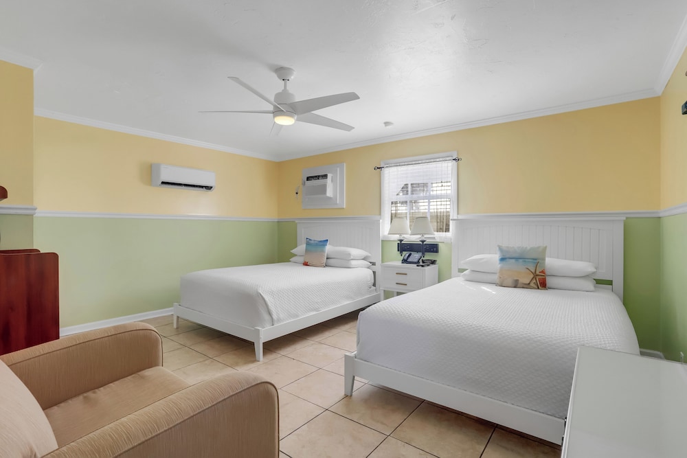 The Palms Hotel - photo 36