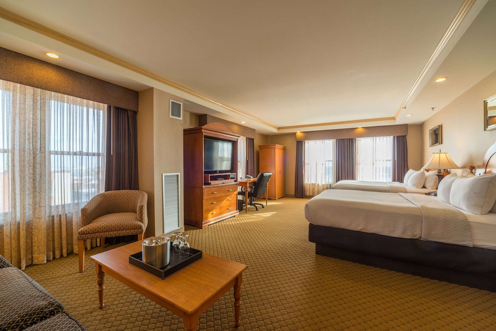 Ambassador Hotel Milwaukee Trademark Collection by Wyndham - photo 17