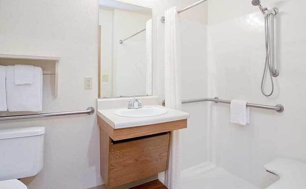 WoodSpring Suites Allentown - photo 15