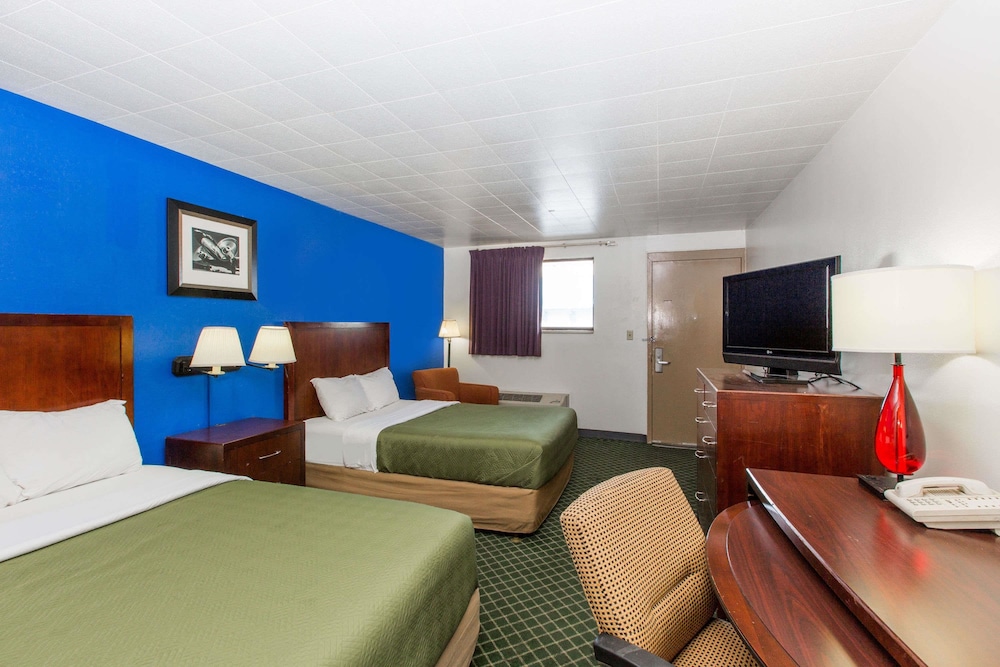 Travelodge By Wyndham Great Bend - photo 10