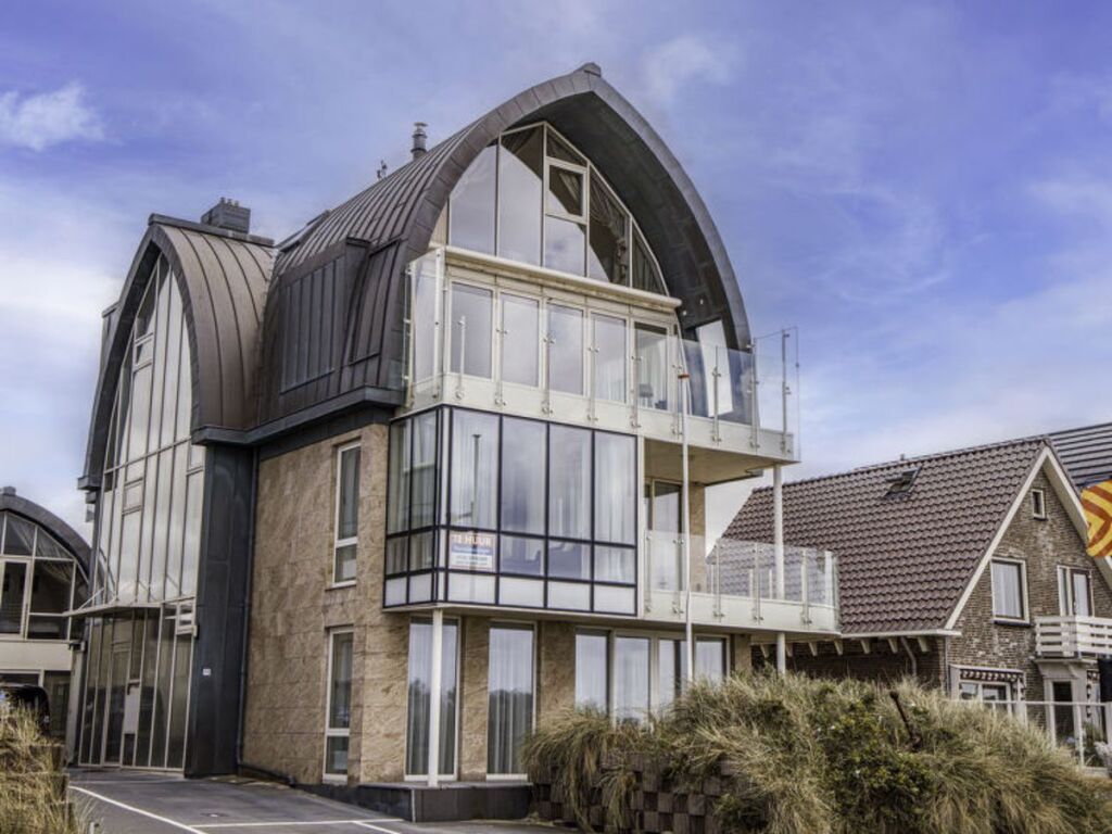 Vrbo Property — 4-Star Luxury Hotel in Egmond Aan Zee, Netherlands