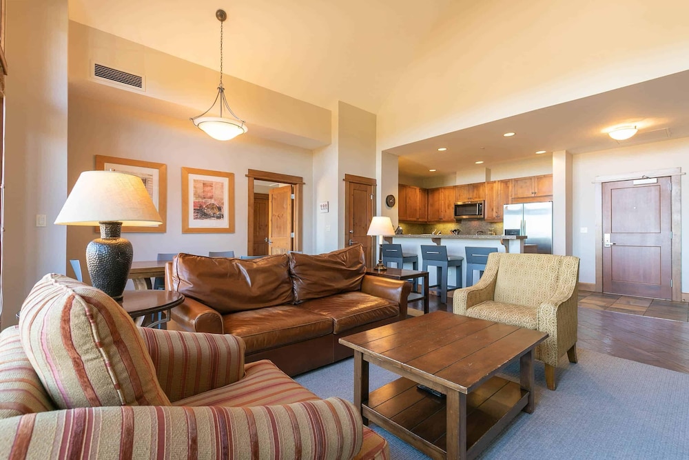 Tahoe Mountain Lodging