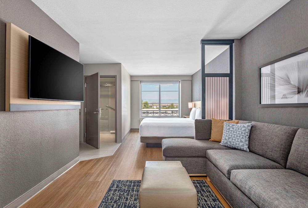 Hyatt Place Riverside Downtown - photo 18