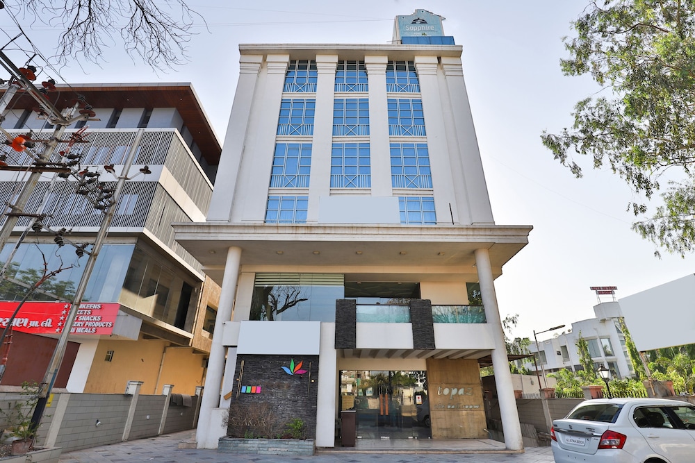 Hotel Aum Regency in Vadodara, India