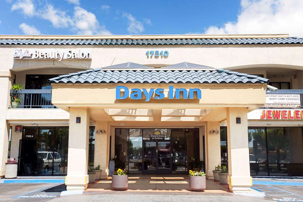 Days Inn & Suites by Wyndham Artesia - photo 3