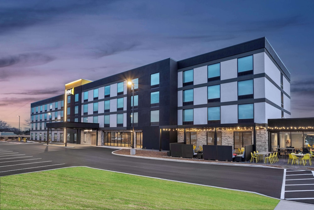 Home2 Suites by Hilton Indianapolis North at Intech Park in Indianapolis, United States