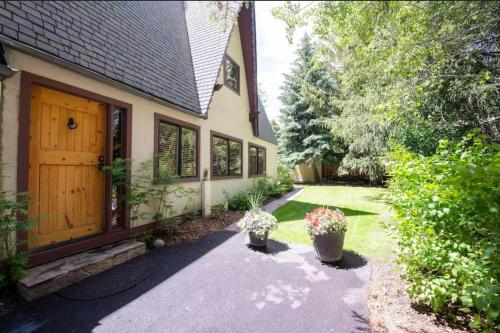 Ketchum Cottage — 4-Star Luxury Hotel in Ketchum, United States