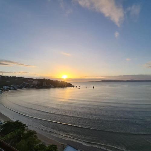 Luxuoso apartamento com vista mar em Itapema SC