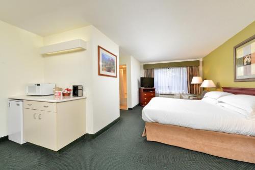 Hawthorn Suites by Wyndham Sacramento - photo 30