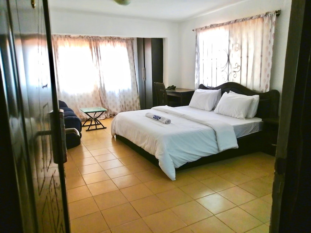 Passy Hotel - last minute hotel in Lagos