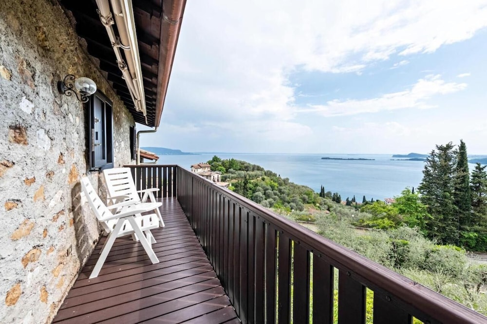 Antico Fienile Belvedere — 4-Star Luxury Hotel in Gardone Riviera, Italy