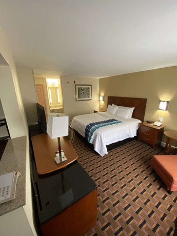 Baymont by Wyndham College Park Atlanta Airport South - photo 6
