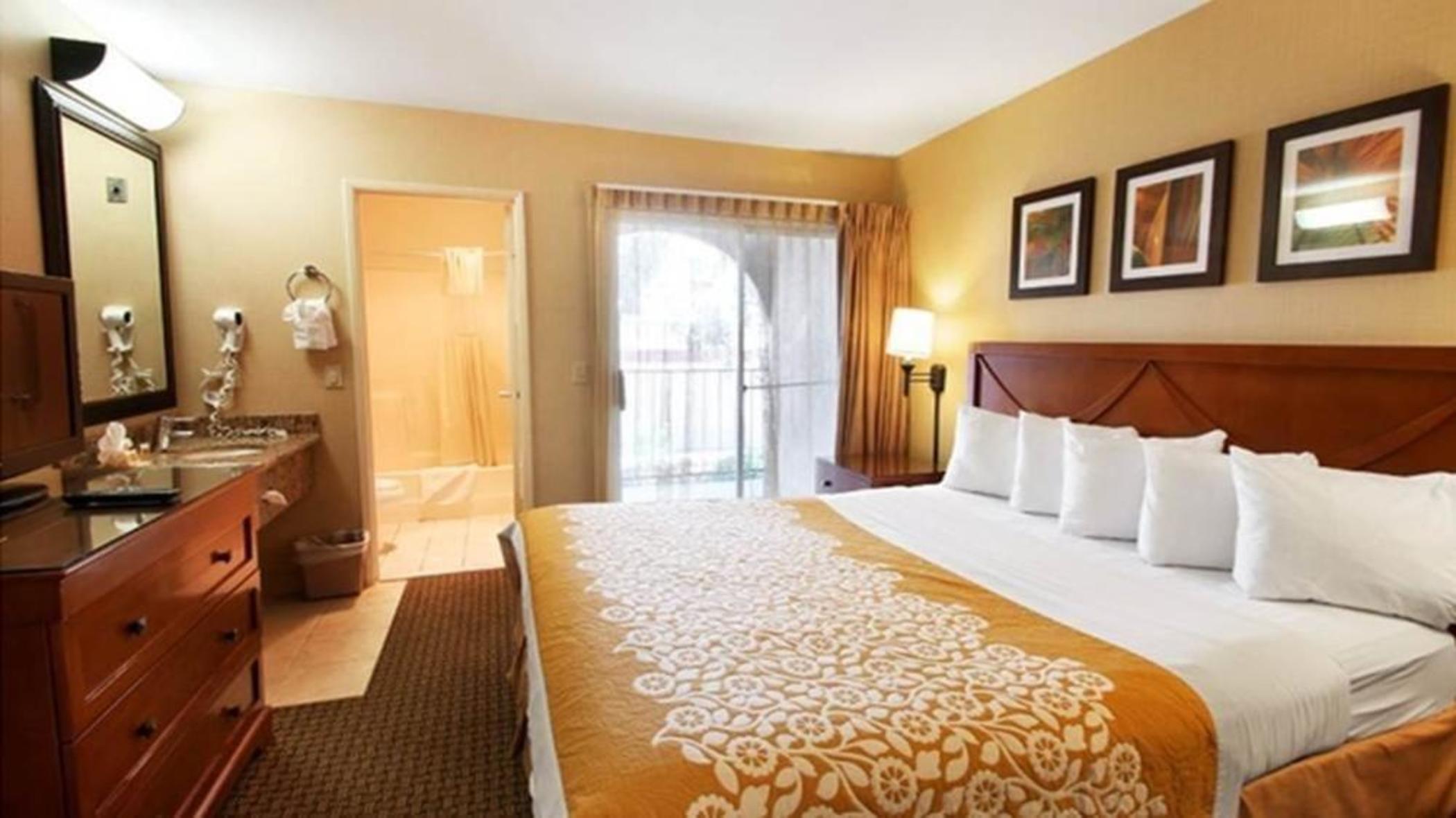 Days Inn and Suites Sea World - photo 7