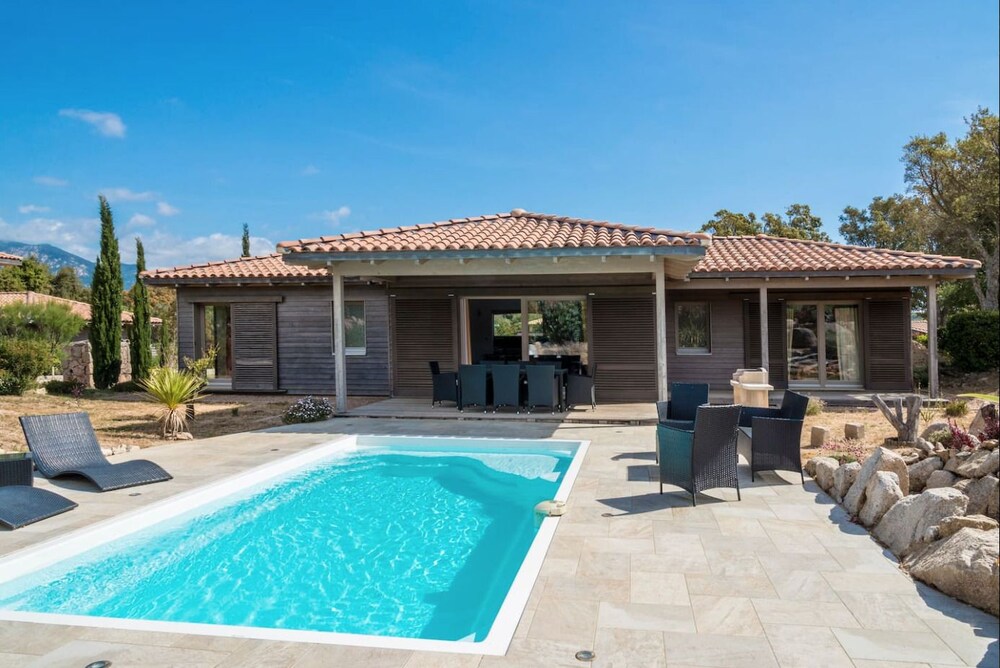Les Hameaux de Buttaciolo — 4-Star Luxury Hotel in Figari, France