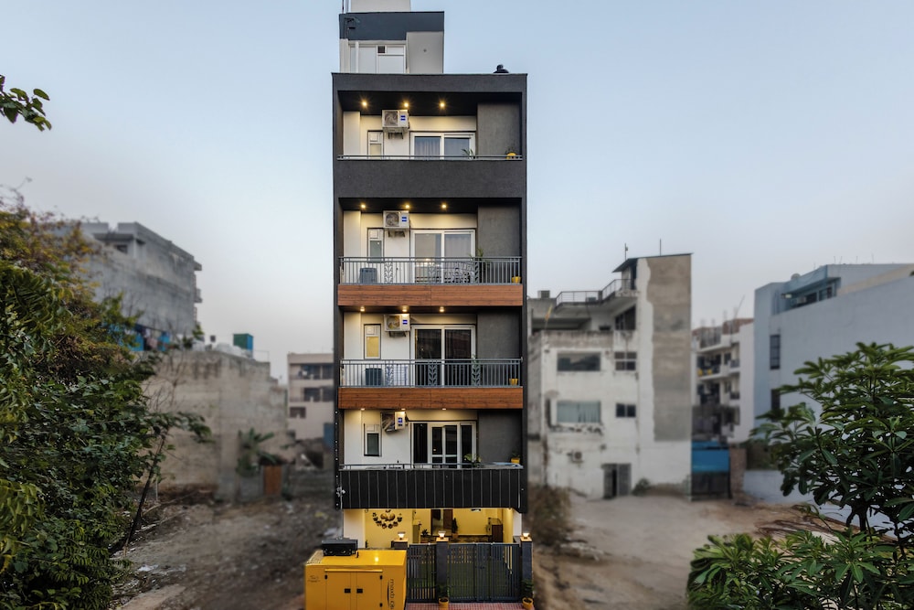 Lime Tree Luxury 2BHK Service Apartments — 4-Star Luxury Hotel in New Delhi, India