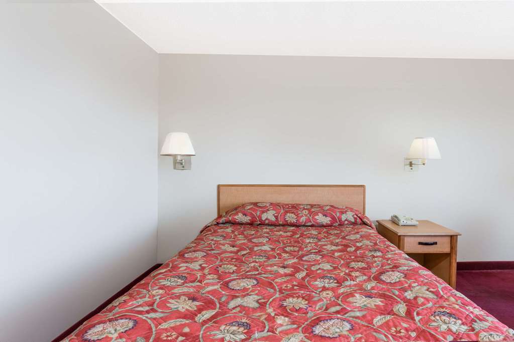 Knights Inn Fredericksburg - photo 13