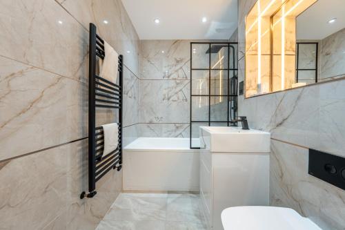 Canary Wharf Beautiful Modern House — 4-Star Luxury Hotel in London, United Kingdom