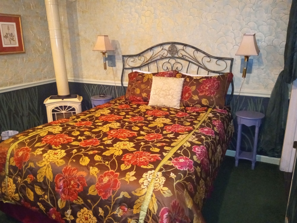 All Season's Groveland Inn - photo 9