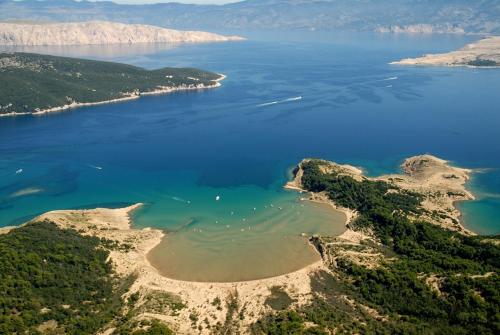 Apartment 696 5 for 6 4 pers. in Lopar — 4-Star Luxury Hotel in Lopar, Croatia