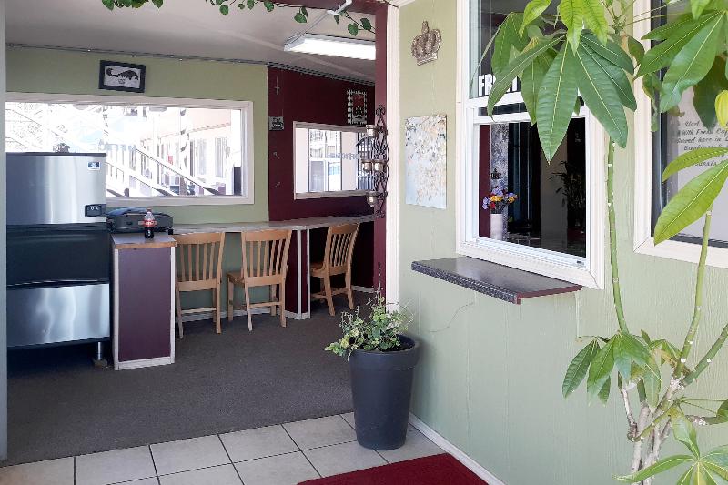 Hotel Kings at Clovis by OYO Rooms - featured photo