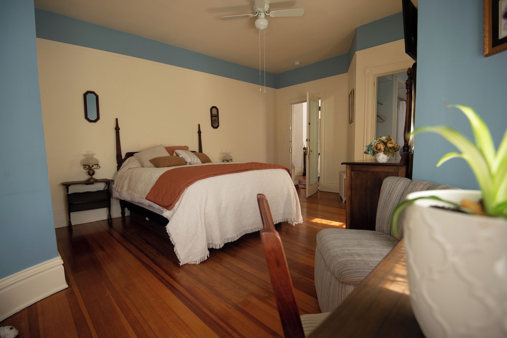 The Boho Buffalo Inn - photo 9