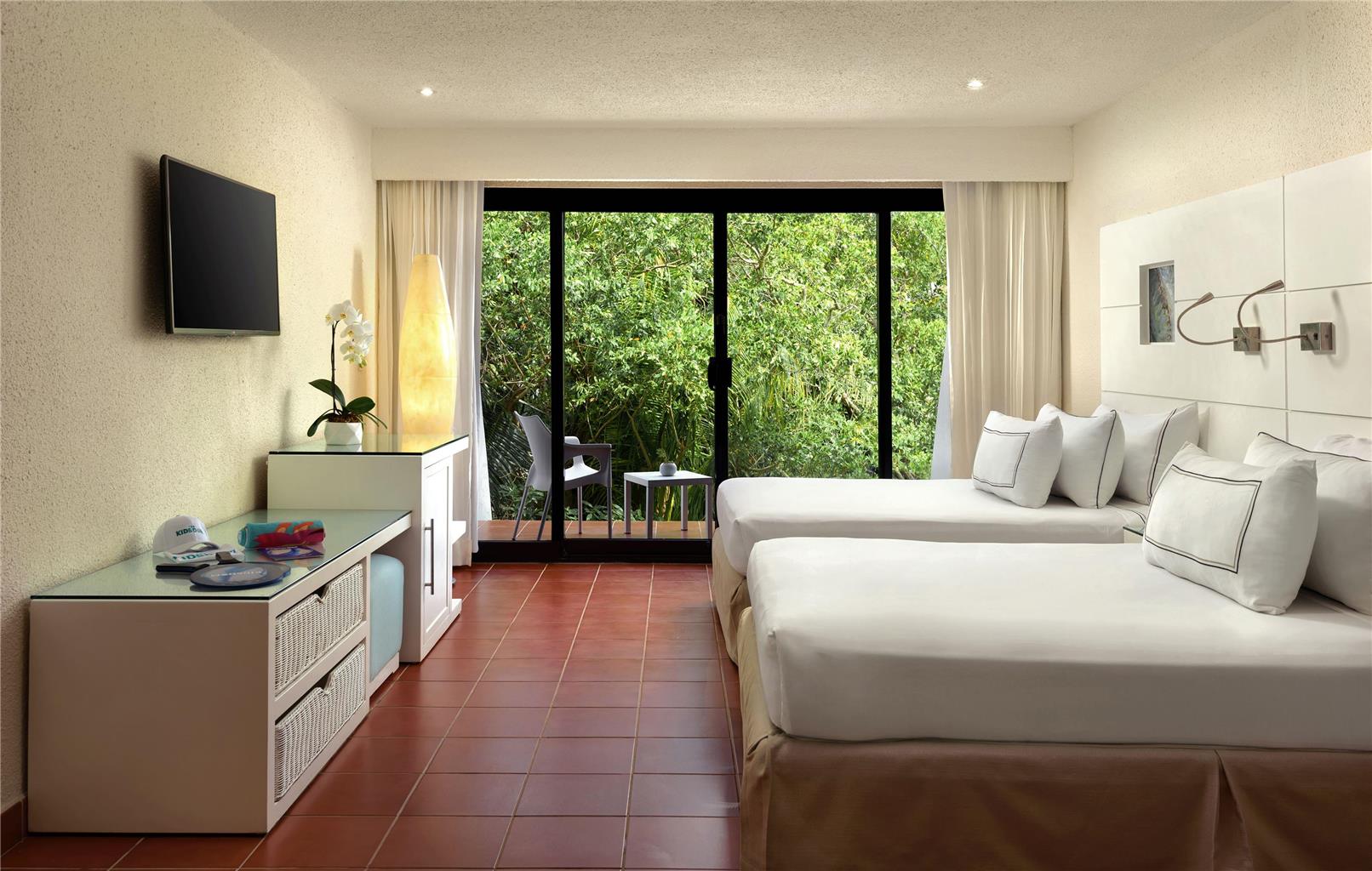 Guest room