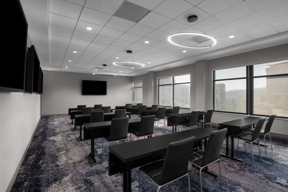 AC Hotel Pittsburgh Southpointe - photo 22
