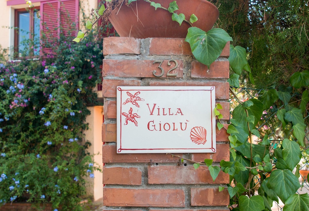 Villa Giolù — 4-Star Luxury Hotel in Portoferraio, Italy