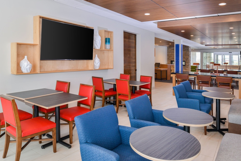 Holiday Inn Express & Suites Ogallala by IHG - photo 37