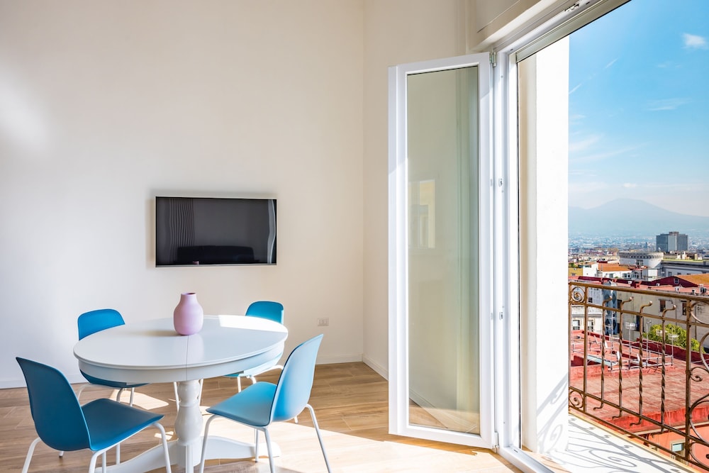 Sunny Panoramic Apartment by Napoliapartments — 4-Star Luxury Hotel in Naples, Italy
